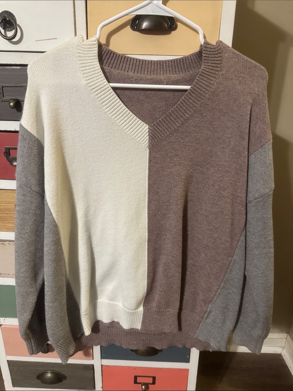 Women's Colorblock V-Neck Sweater